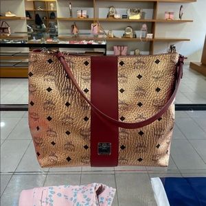 RARE MCM visetos tote/crossbody